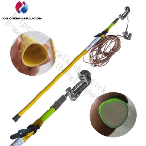 Triangular operating rod for grounding discharge